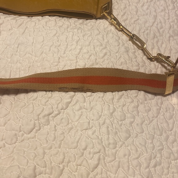🩷 GUCCI CROSSBODY RARE! 🩷 - Picture 14 of 16